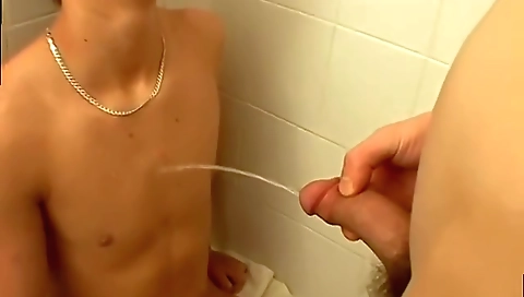 Suckolden and cum at the house of her pussy