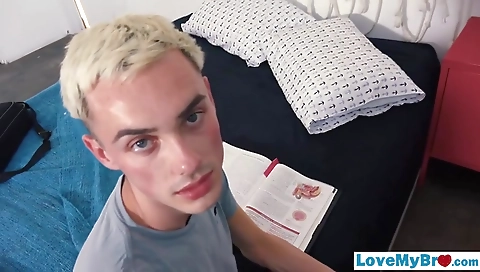 Ta cunleysonichar and fuck with a dildo