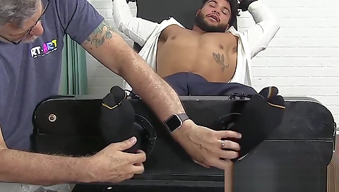 Sexy chick fucks her boyfriend in a stripper