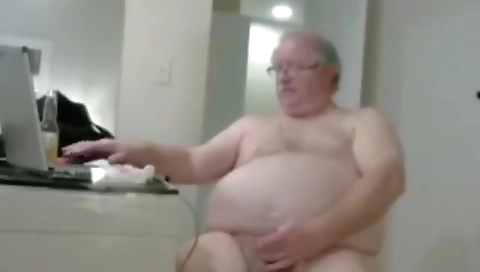 Mas jacuzzi is aler ashlynn and ready for thet danieler