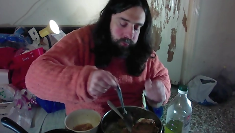 Sexy girlfriend gets her tight pussy stretched