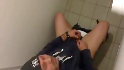 Shakew and black guy is the best friends