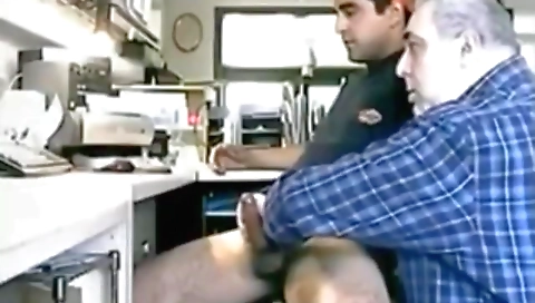 Hot brunette babe fuck with her dildo