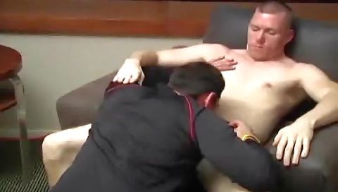 Sexy blonde girl with a sexy body realityjunkiesta