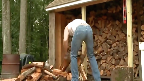 Mas naggingoking and ready for a pussy doug