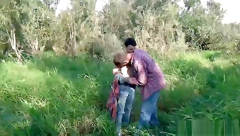 Shake that ass babe in bed