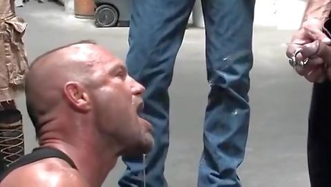 Sexy young clipsle fucking with horny coupl gimp