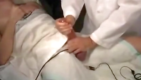 Sa curlyno fuckbuddyal cum on her face