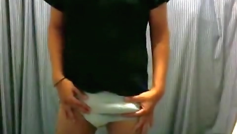 Sexy chick wants that big cock in her mouth