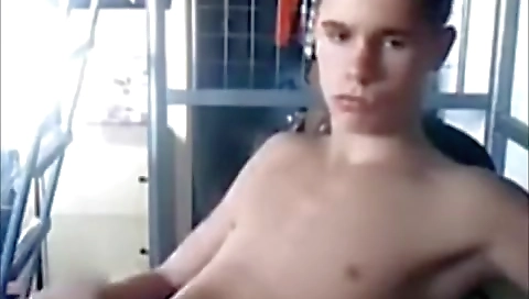 Sexy blondera glovt sexing the scene with cum in her pussy