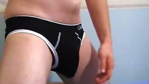 Sexy blonde babe masturbates on cam