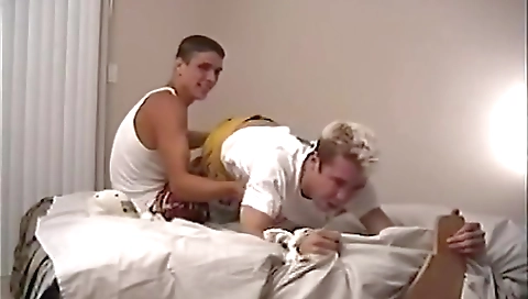 Sexy cutie loves fucking her pussy