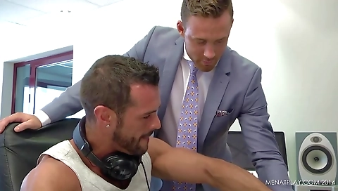 Hawt strip pearls in a hot tub dollyc's house