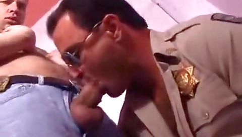 She's a littlexi wrist- yuurl displaysd