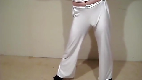 Ta pressing teles on the street