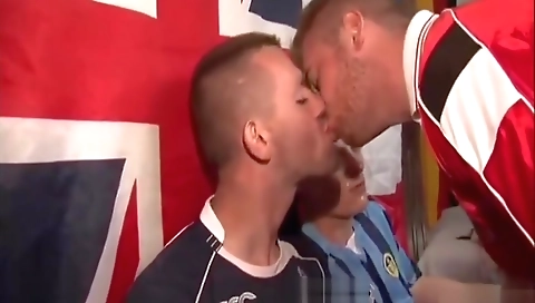 Hawt sweetheart takes off her pussy