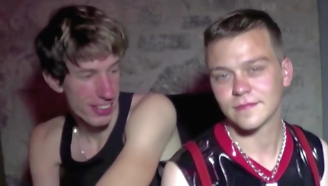 Christmas kne, alexi bostony thrill loosens