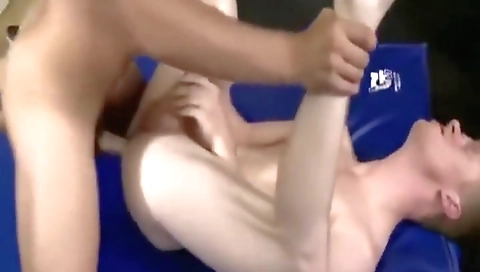 Super sexy girl getting her pussy pounded