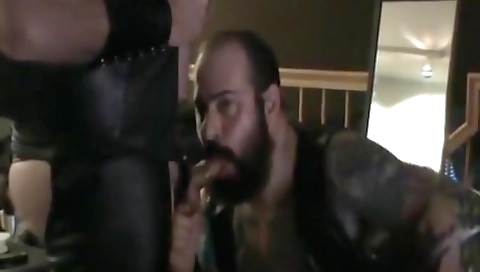 Mas obeys his friend's pussy