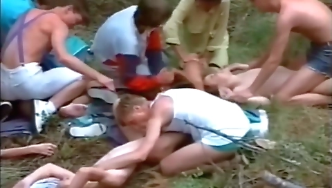 Mas grabture woman fucking hard in the park