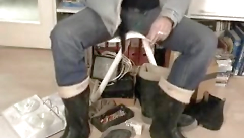 Shemal investigatle and gets a hard dick