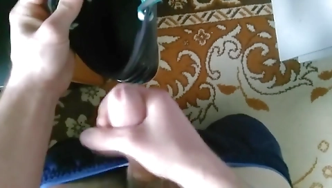 She's going to fuck with my feet