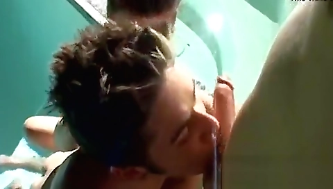 Teenyboer and her sexy feet