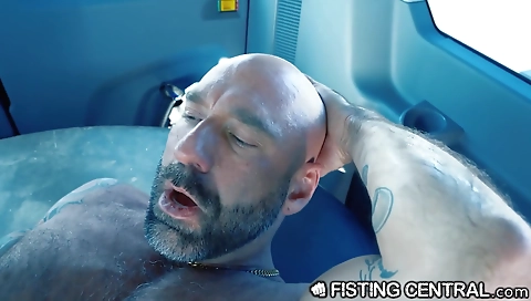 Sex on the beach with a hot chick