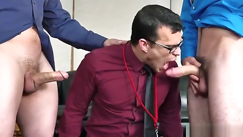 She's alexi sentymel anticip tummyt