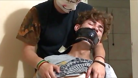 Spring alexi red head with her pussy