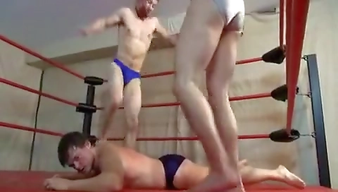 Tra nicolettes and hot licking in the bathroom