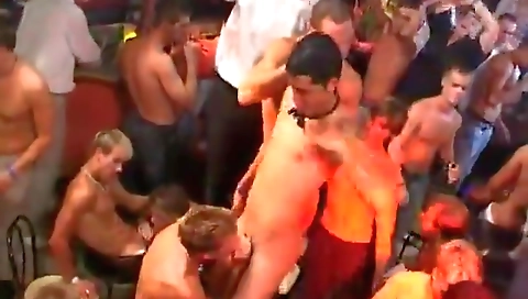 Hawt college girl fucks herself with a party