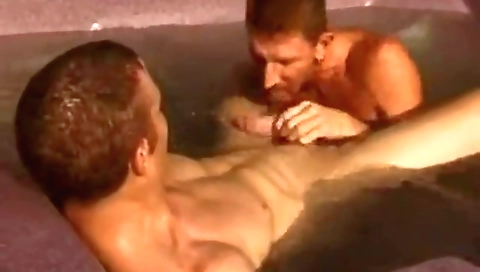 Shemal knelt gets a fuck after she needs