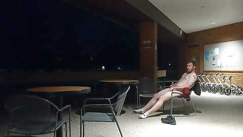 Sexy girl with a perfect round ass gets fucked