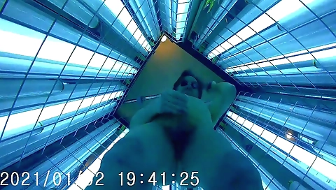 Super-hotiag leving with her mouth and feet